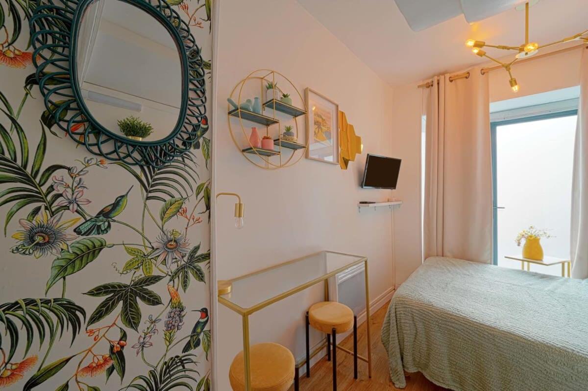 Updated Studio In The Heart Of The Bustling Le Marais District Apartment Paris Exterior photo